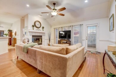 2605 Briargrove Dr, Hurst, TX 76054 - photo 7