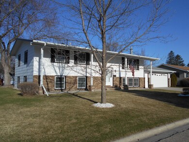 Side View of Home<|><|>