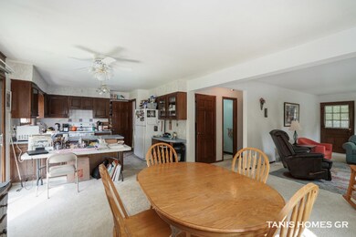 2455 Donahue Court SW