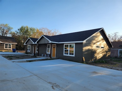 309 W Lampasas St unit A, Ennis, TX 75119 - photo 2