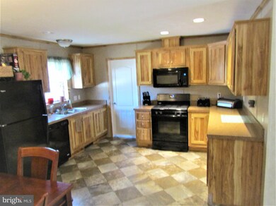 33 Patuxent Mobile Estate, Lothian, MD 20711 - photo 6