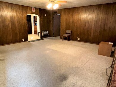 407 N Henrietta St, Effingham, IL 62401 - photo 3