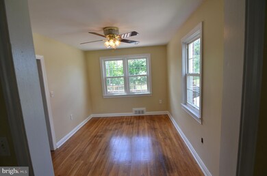 1401 Meridene Dr, Baltimore, MD 21239 - photo 7