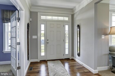 19122 Red Maple Dr, Hagerstown, MD 21742 - photo 2