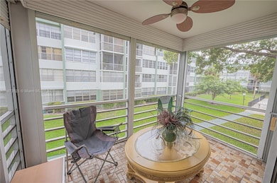 2761 Taft St unit 204, Hollywood, FL 33020 - photo 7