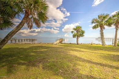 Lot & Boat Dock