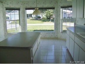 Spacious Eat In Kitchen
