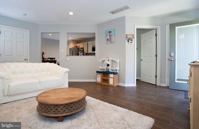 9209 Cardinal Forest Ln, Lorton, VA 22079 - photo 2