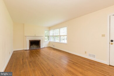 110 Chestnut St, Gaithersburg, MD 20877 - photo 3