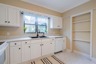 501 Lincoln Ave, Titusville, FL 32796 - photo 7