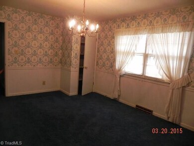 5737 Drake Rd, Greensboro, NC 27406 - photo 7