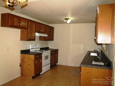 1345 NE Watson Dr, Bend, OR 97701 - photo 3