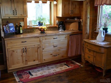 24838 Nans Rock Rd, Mount Vernon, OR 97865 - photo 4