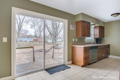Blue Ribbon Realty-1266 Cavanagh-4