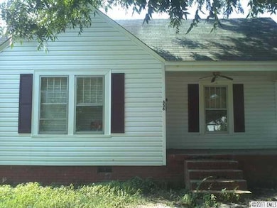 House at 656 Chestnut that must be sold along with