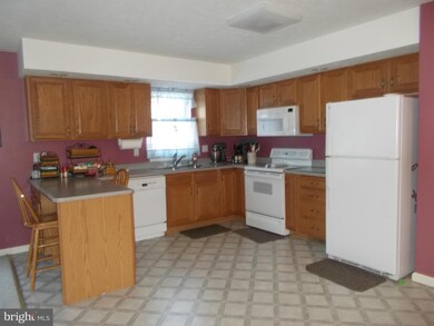 1540 Beacon St, Keyser, WV 26726 - photo 7