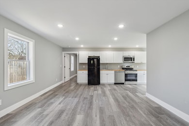 10-706-Colfax-St-Cadillac-MI-49601-Windo