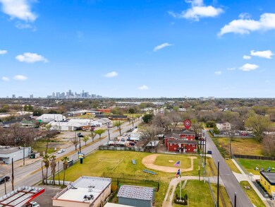 6618 London St unit 8, Houston, TX 77021 - photo 2