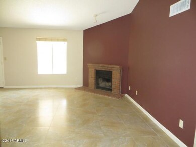 023-410603-GreatRoom1