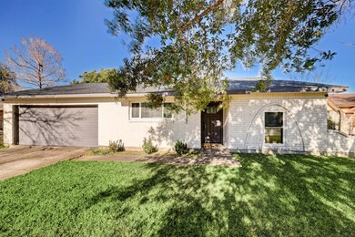 16927 Barcelona Dr, Friendswood, TX 77546 - photo 3