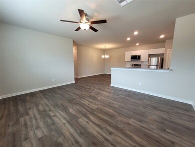 9877 Grosbeak Ln, the Woodlands, TX 77354 - photo 4