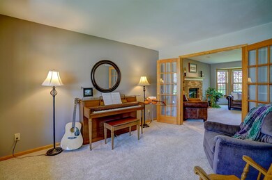 914 Peregrine Trail, Oregon, WI 53575 - photo 2