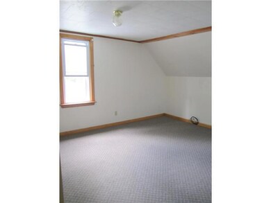 Bedroom. 2nd floor, carpet