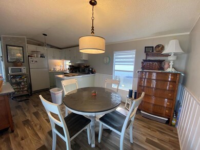 Open Kitchen/Dining