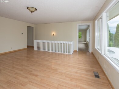 1930 Stonecrest Dr, Eugene, OR 97401 - photo 5