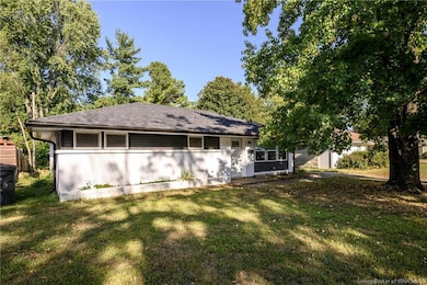 208 Mockingbird Dr, Jeffersonville, IN 47130 - photo 3