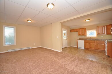 509 N 5th St unit 1st Floor, Stroudsburg, PA 18360 - photo 5