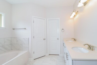 172 Crimsonwood Dr, Byhalia, MS 38611 - photo 6