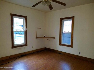 304 N 5th St, Stroudsburg, PA 18360 - photo 4