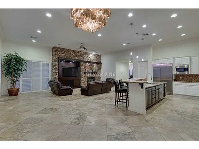 Fabulous Travertine Flooring * Large Family Room *