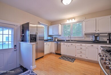 1409 2nd Ave N, Grand Forks, ND 58203 - photo 6