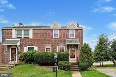 363 Holmes Rd, Holmes, PA 19043 - photo 2