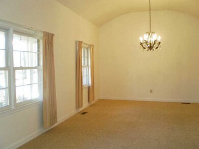 352 Varnum Dr, East Greenwich, RI 02818 - photo 5