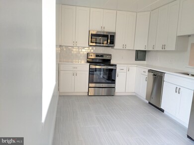 104 Roberts Ln unit 201, Alexandria, VA 22314 - photo 6