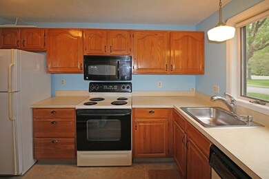 575 Bridge Rd unit 11-2, Northampton, MA 01062 - photo 5