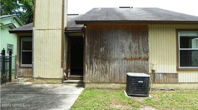 7814 Aquarius Cir S, Jacksonville, FL 32216 - photo 2