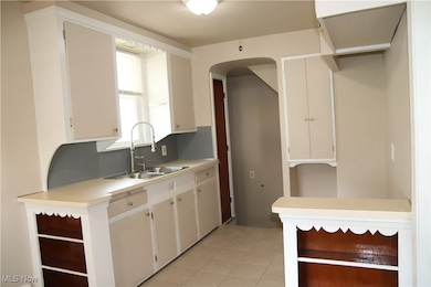 5134 Thomas St, Maple Heights, OH 44137 - photo 3