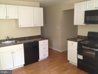 520 Cedarleaf Ave, Capitol Heights, MD 20743 - photo 5