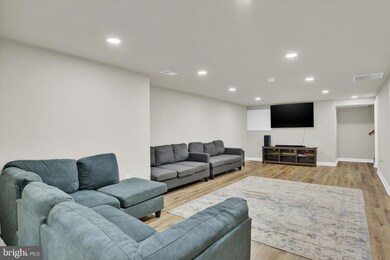 952 E Walnut St, Palmyra, PA 17078 - photo 4