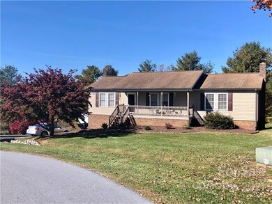 16 Countryside Dr, Hendersonville, NC 28792 - photo 2