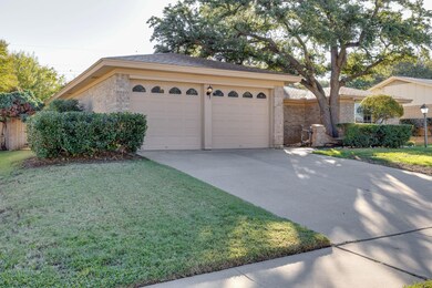 2124 Mountainview Dr, Hurst, TX 76054 - photo 3