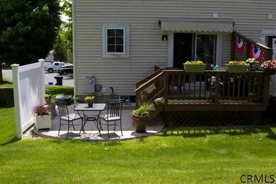 27 Stratton Cir, Troy, NY 12182 - photo 2