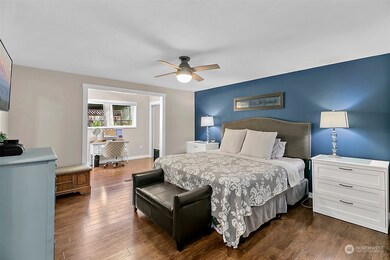 Large primary bedroom