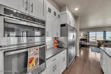 18Kitchen.jpg-SMALL
