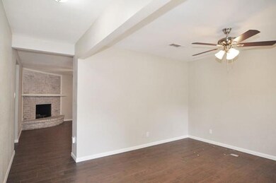 1041 Livingston Dr, Hurst, TX 76053 - photo 4