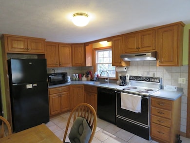 18 Wampatuck St, Pembroke, MA 02359 - photo 4